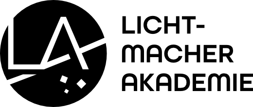 Schwarz-weißes Logo der Lichtmacher Akademie mit stilisiertem LA-Symbol auf transparentem Hintergrund